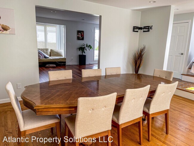 Foto del edificio - 3 br, 1.5 bath House - 74 Plymouth Ave