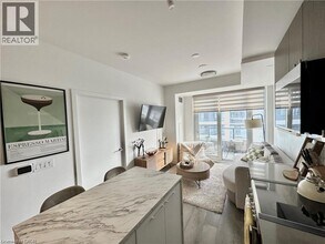 Building Photo - 15 Wellington St S