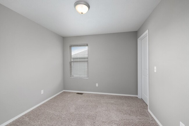 Building Photo - 5468 Yew St W