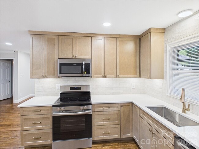 Foto del edificio - 4012 Belshire Ln