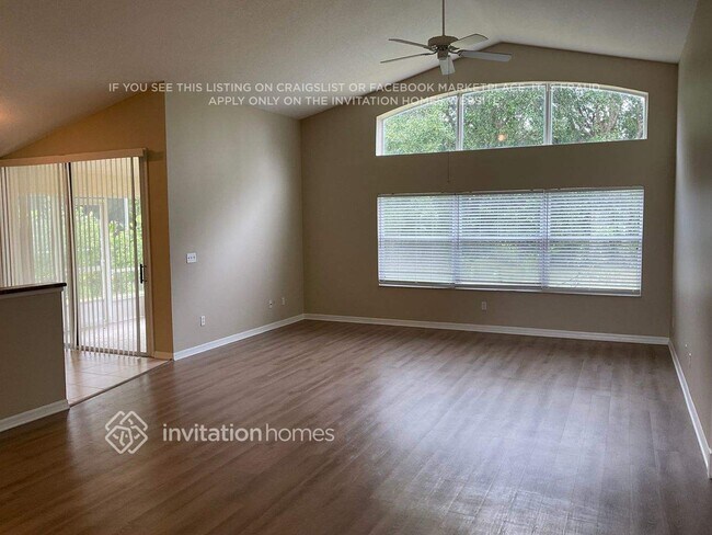 Foto del edificio - 1121 Hartbourne Ln