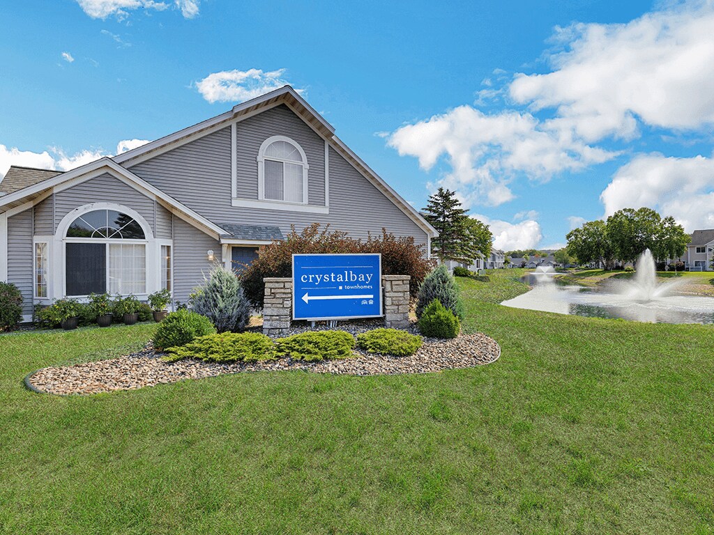 Fuentes de agua serenas - Crystal Bay Townhomes