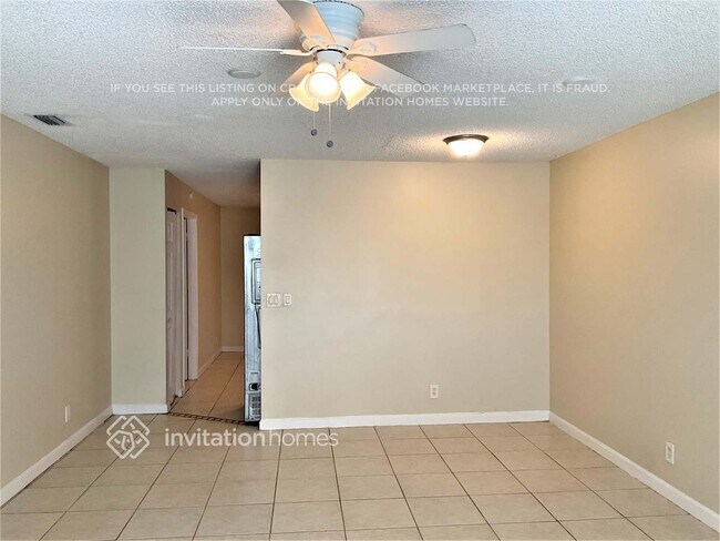 Foto del edificio - 5926 Ithaca Cir W
