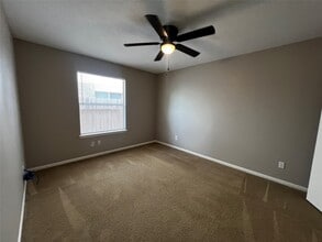 Building Photo - 2427 Halstead Dr