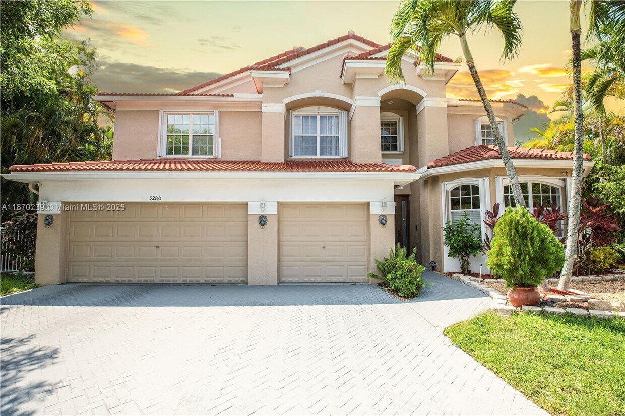 Foto principal - 5280 NW 95th Ave