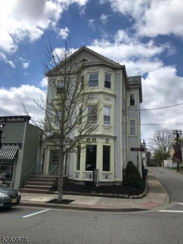 Primary Photo - 214 Spring St