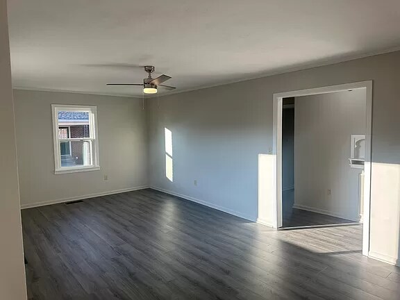 Foto del edificio - 255 Hardin Rd
