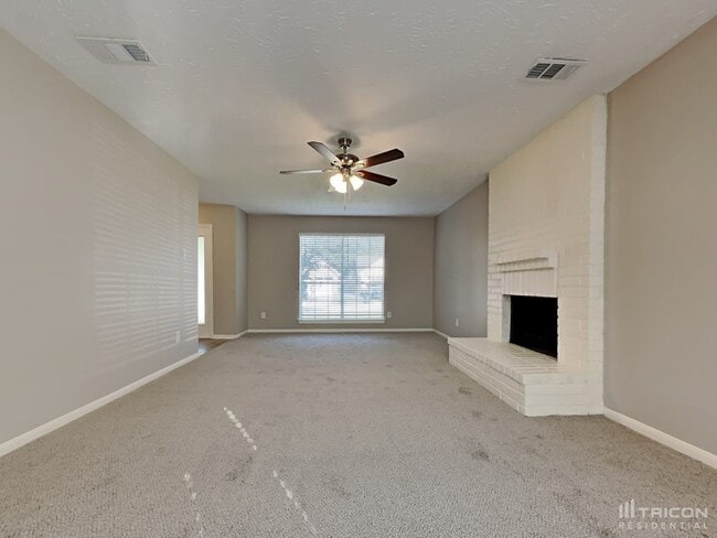 Building Photo - 14811 Cypress Ridge Dr
