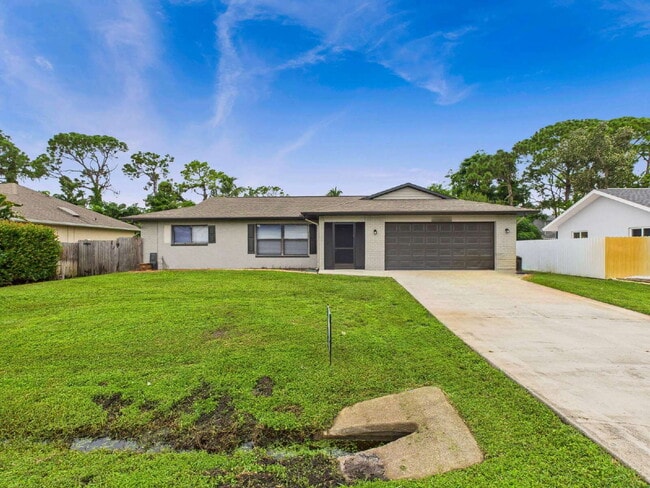 Single-Family Home in Fort Myers | 3 Beds,... - Single-Family Home in Fort Myers | 3 Beds,...
