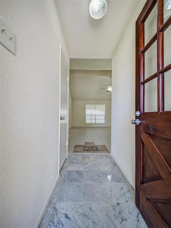 Foto del edificio - 6834 Harpers Dr