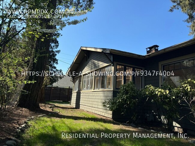 Building Photo - 1924 NE Portland Bungalow Located on a 1/4...