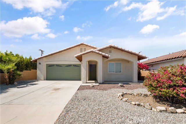 Foto principal - 66042 First St