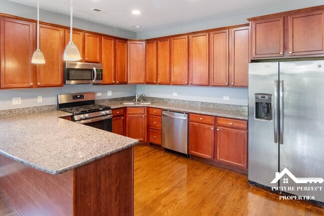 Foto del edificio - 1437 E 65th Pl