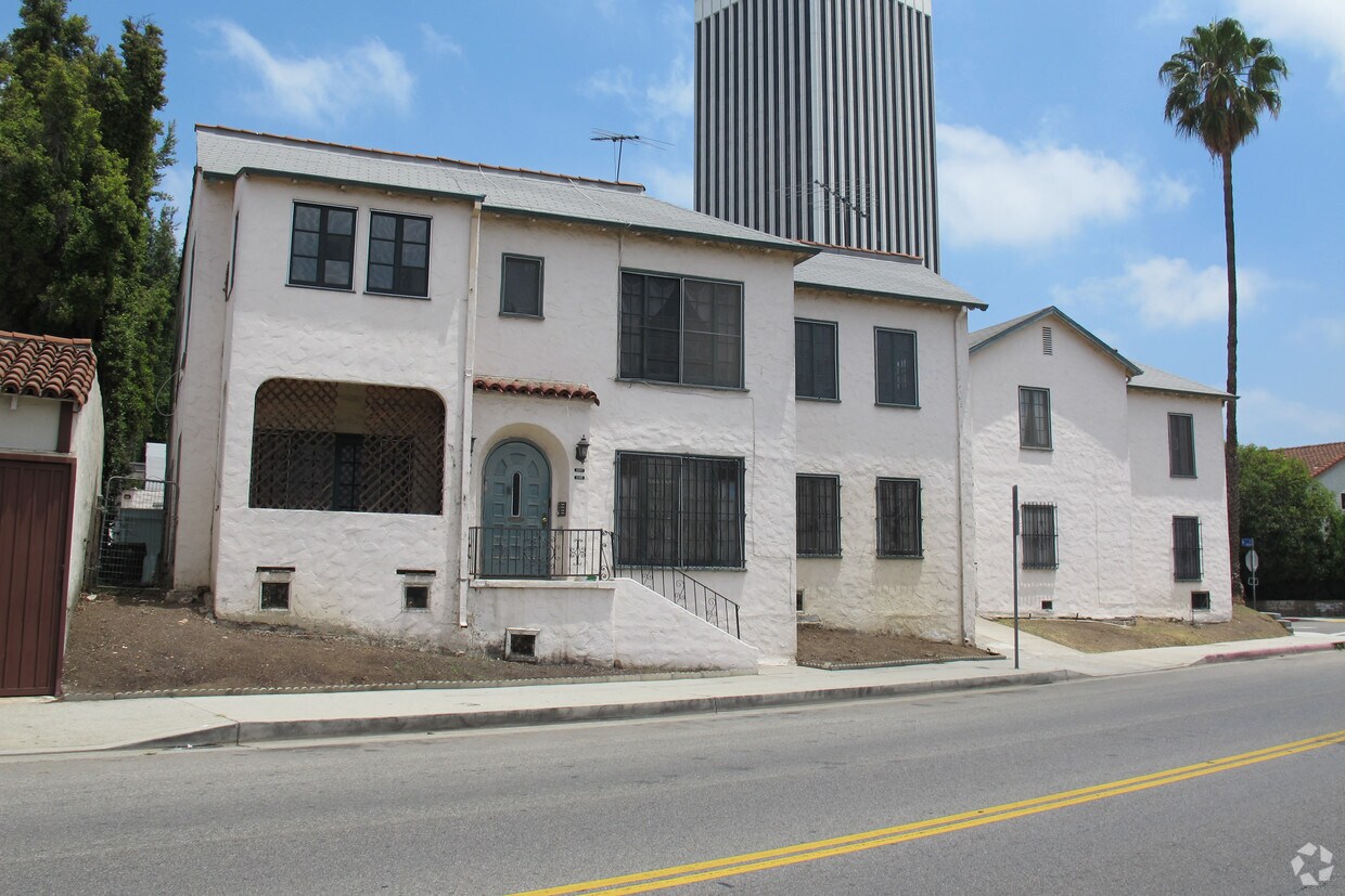 Building Photo - 757 S Ogden Dr