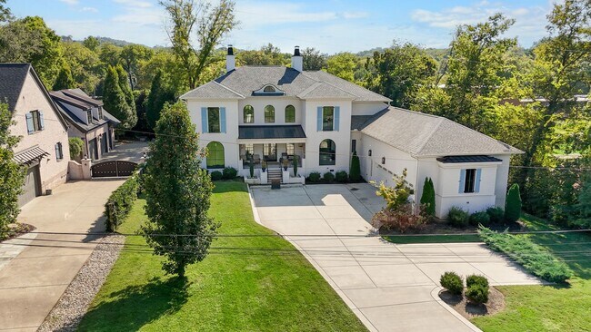 Building Photo - 3311 Skyline Dr