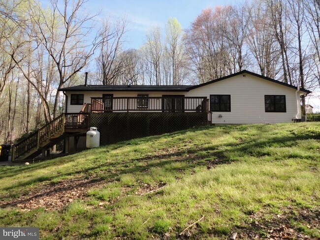 Foto del edificio - 814 Rustic Ln