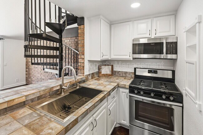 Foto del edificio - 381 Orange Blossom