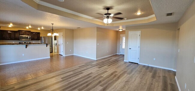 Building Photo - Beautiful 3 bedroom, 2 bath home for rent