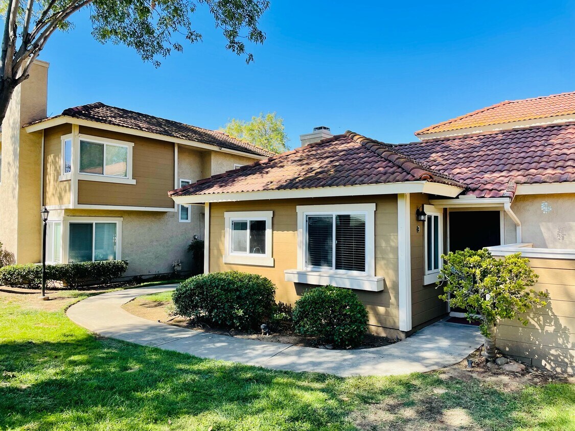 10713 Lisa Meadows Dr, Santee, CA 92071 Townhome Rentals in Santee CA