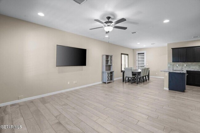 Foto del edificio - 12931 Terrington Ave
