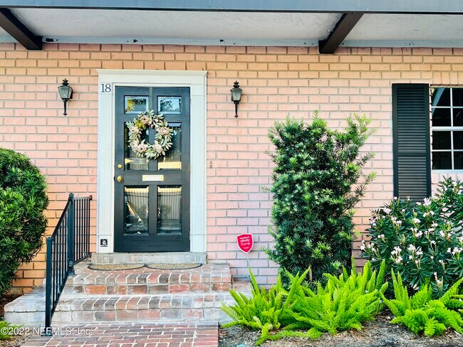 Foto del edificio - 2950 St Johns Ave