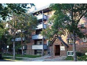 Building Photo - 1270 N Marion St