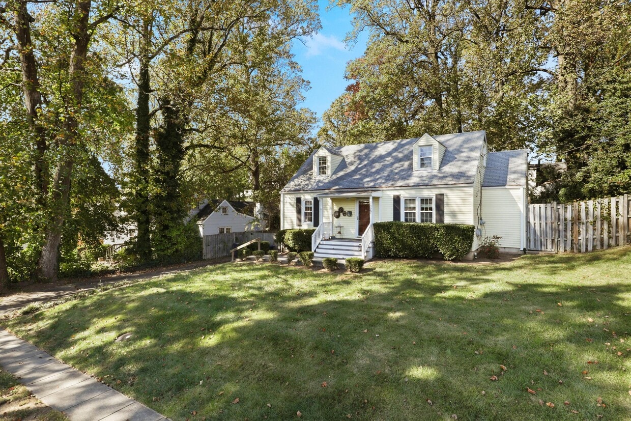 7327 Poplar Ct, Falls Church, VA 22042 House Rental in Falls Church