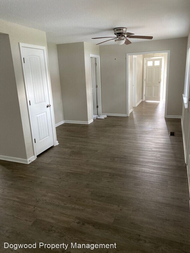 Primary Photo - 2 br, 1 bath House - 800 Parkview Drive