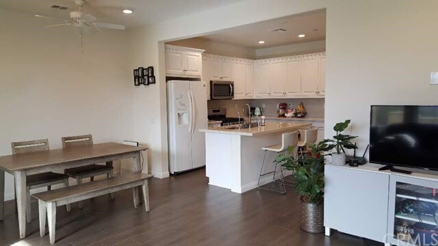 Foto del edificio - 2478 Sanabria Ln