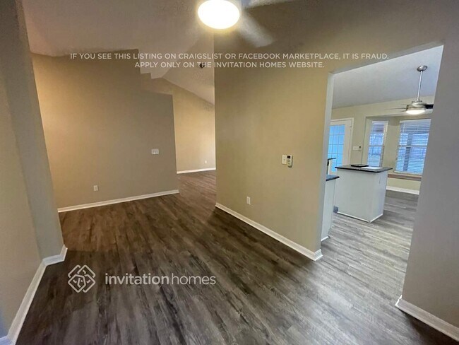 Foto del edificio - 16103 Dowling Ct