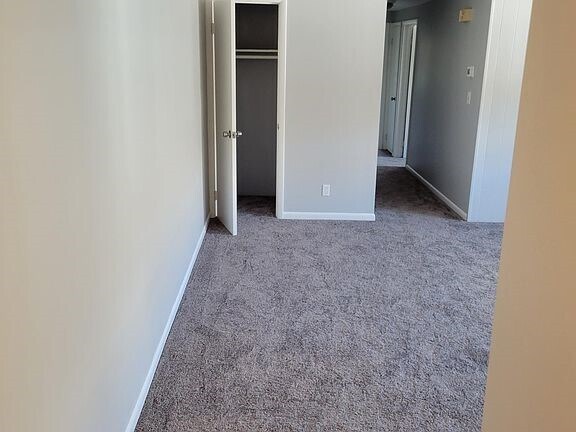 Foto del edificio - 115 Denrose Dr