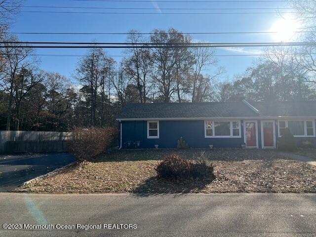 Foto principal - 300 E Arverne Ave