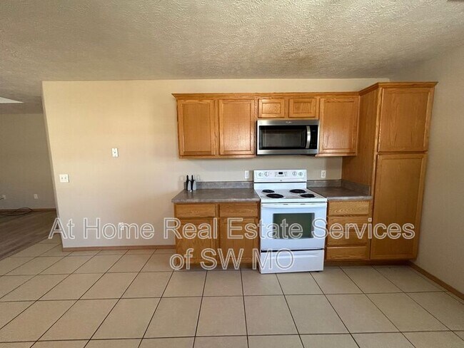 Foto del edificio - 1211 N Northwood Ave