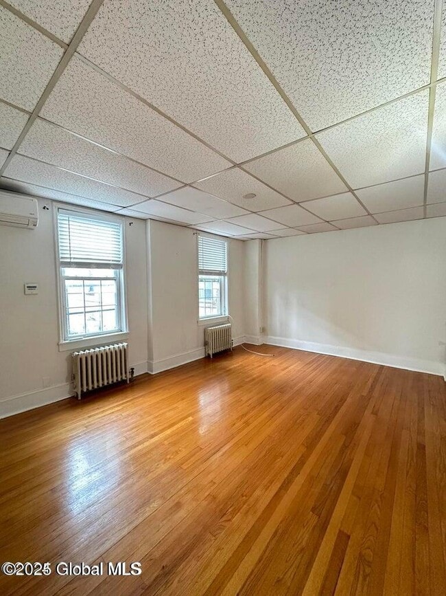 Building Photo - 15 2nd St