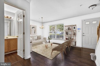 Building Photo - 2103 Sayan Ct
