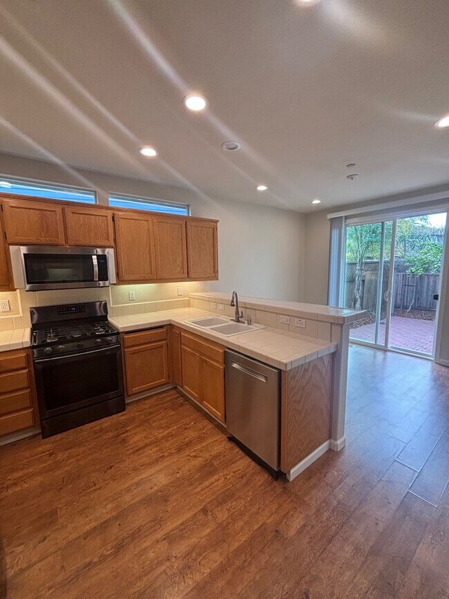 Foto del edificio - Single level 3 bedroom 2 bathroom home in Windsor's Vintage Greens with new paint and A/C