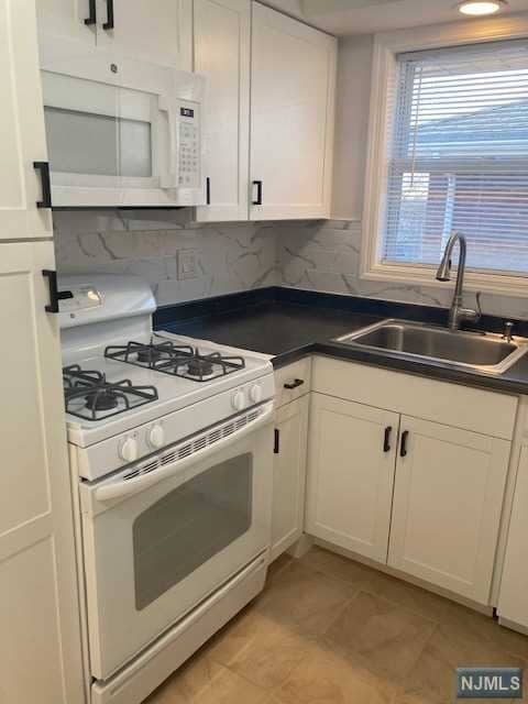 Foto del edificio - 2125 Center Ave