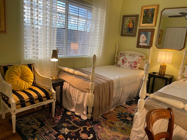 Foto del edificio - 1530 W Ridge Dr