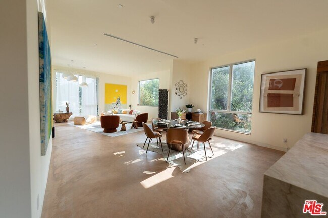 Foto del edificio - 1264 Hyperion Ave