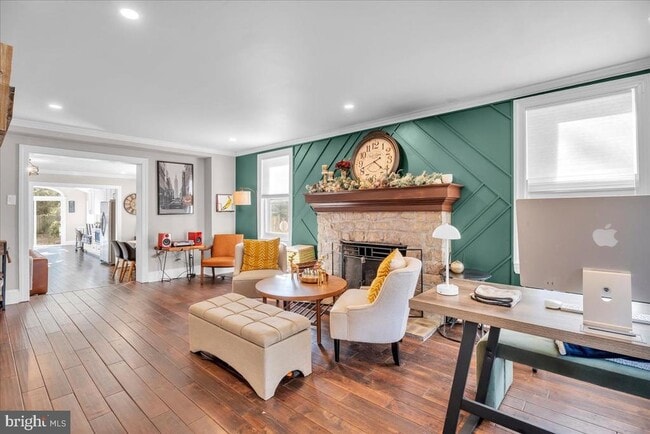 Building Photo - 406 Kings Hwy E