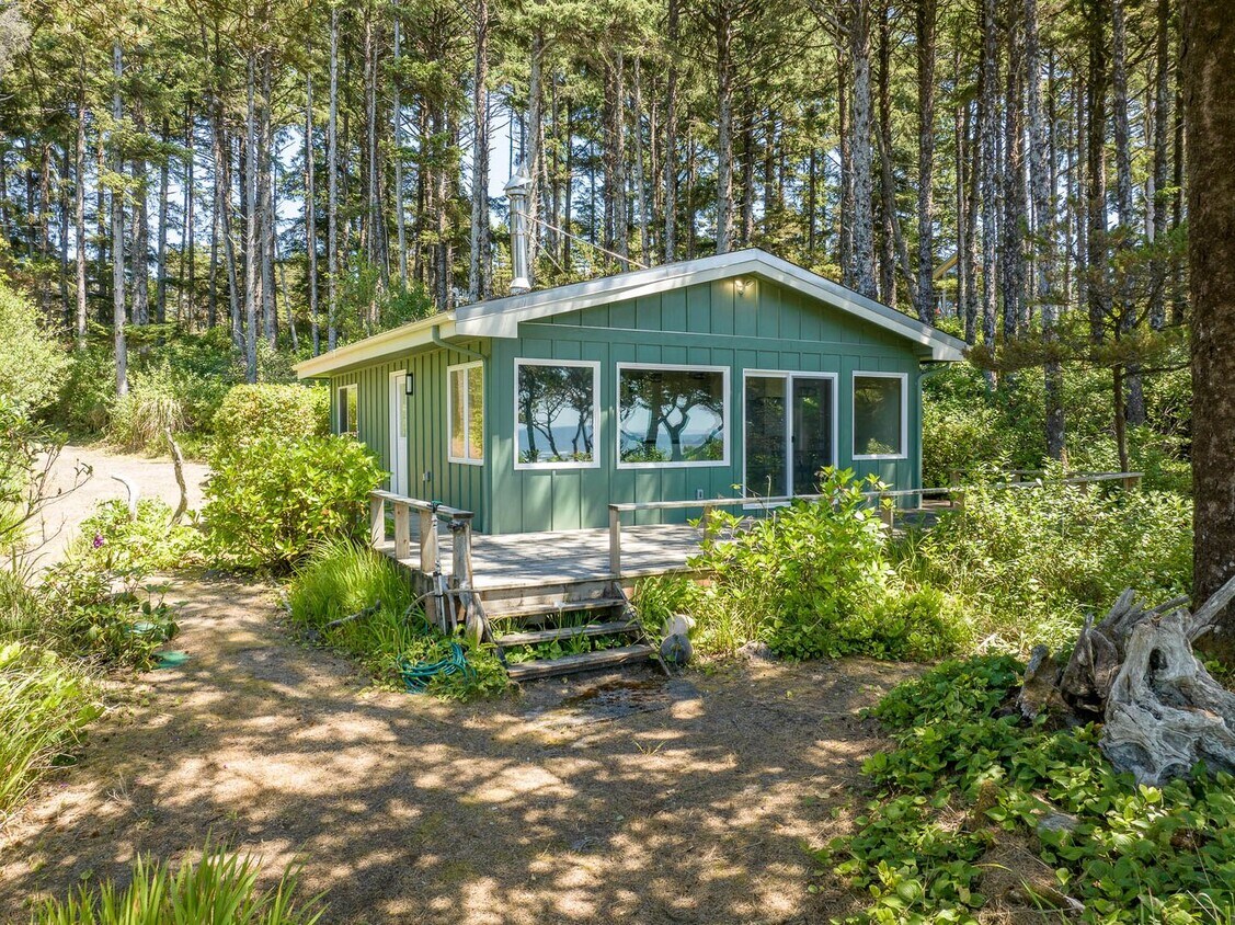 Primary Photo - Adorable Cottage in Seal Rock!