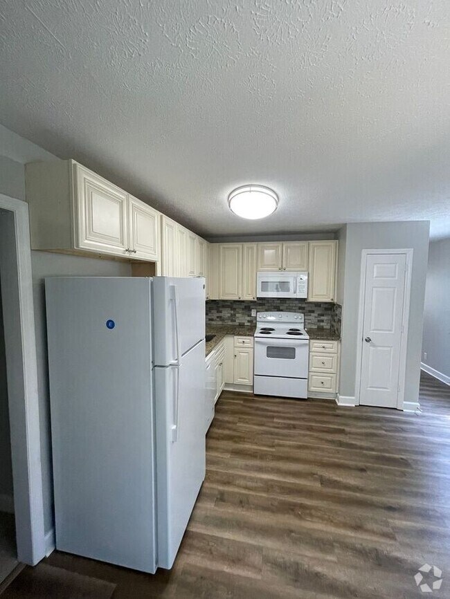 Building Photo - 634 Maple Top Dr