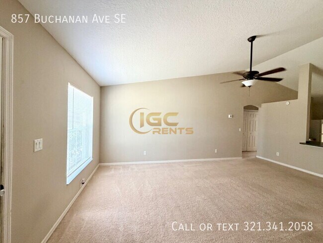 Foto del edificio - 857 Buchanan Ave SE