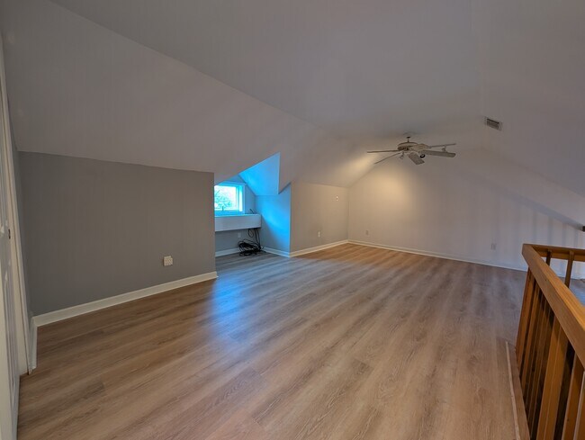 Foto del edificio - 301 Riverdale Dr
