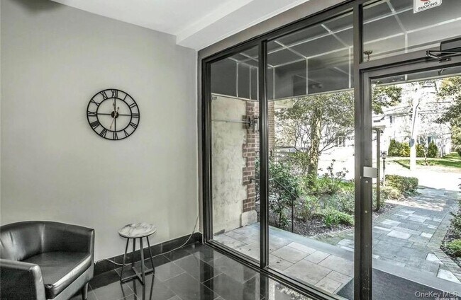 Foto del edificio - 14-16-16 Stoner Ave