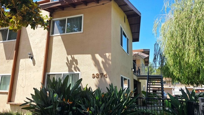 Building Photo - 9374 Pradera Ave