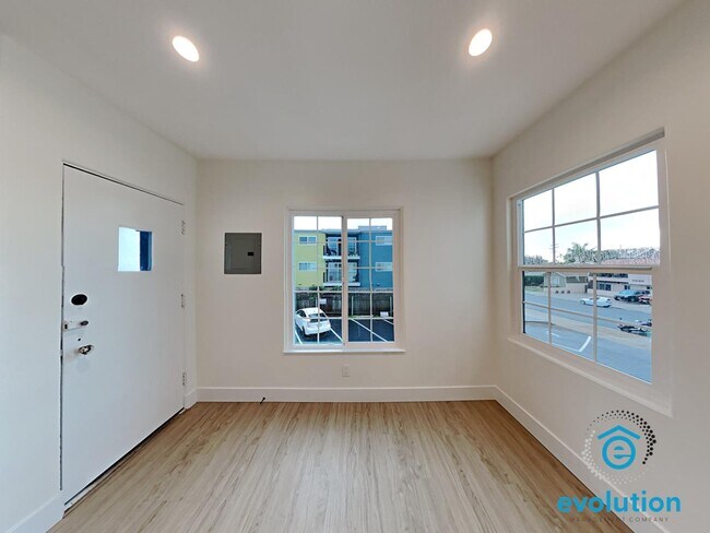 Foto del edificio - 3831-3835 3rd Avenue - 3835 3rd Ave Apt 6