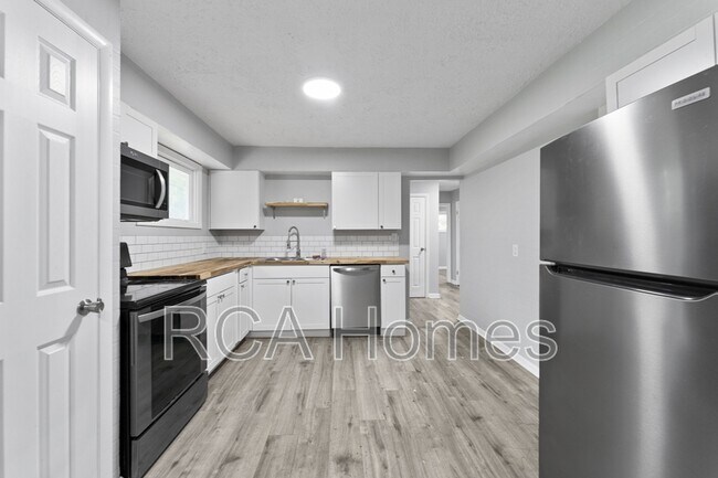 Foto del edificio - 2292 W 67th St