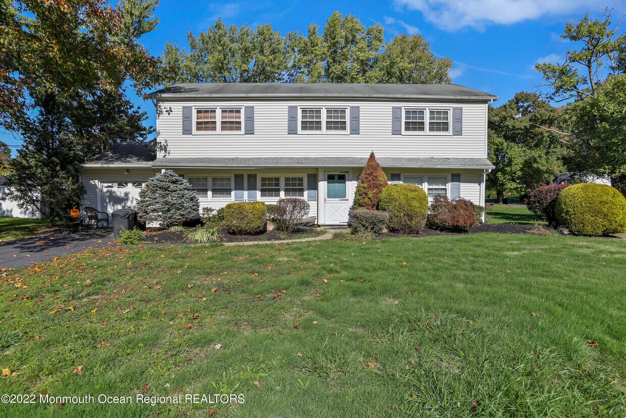 17 Whittier Dr, Manalapan Township, NJ 07726 House Rental in Manalapan Township, NJ