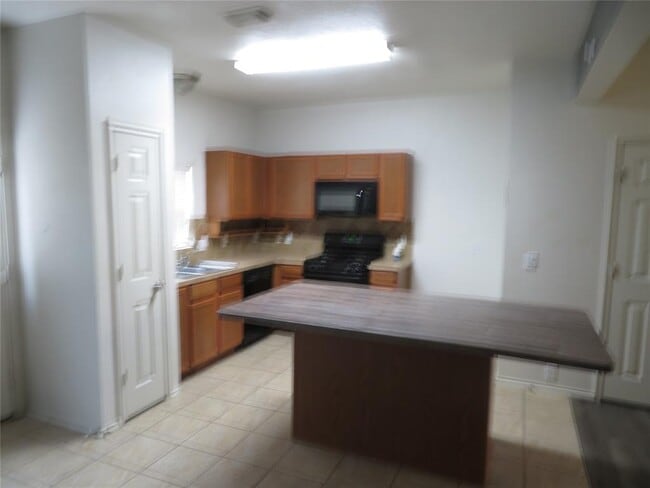 Building Photo - 16854 Pine Castle Dr